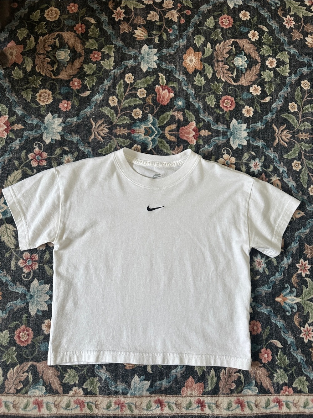 Nike - White Cropped Tee (XS)